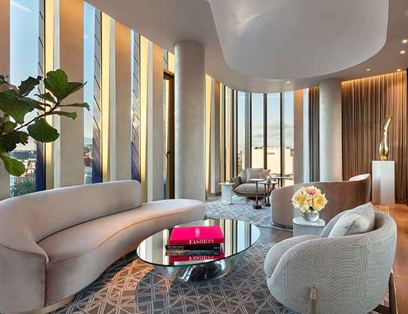 Whitcomb's, The Londoner